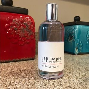New Gap So Pink